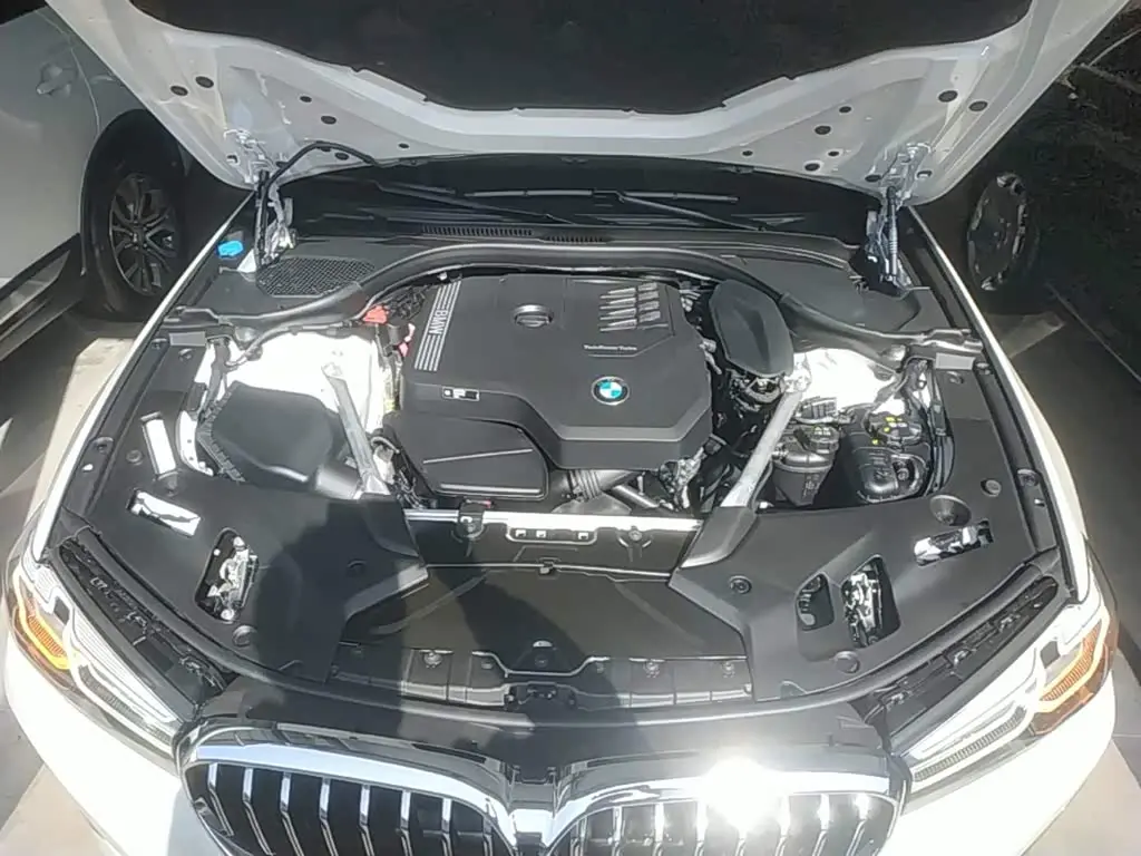 BMW 5 Series 2023 — Photo 19/19