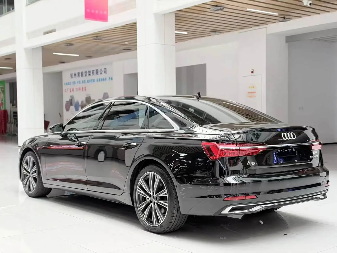 Audi A6L 2023 — Photo 7/20