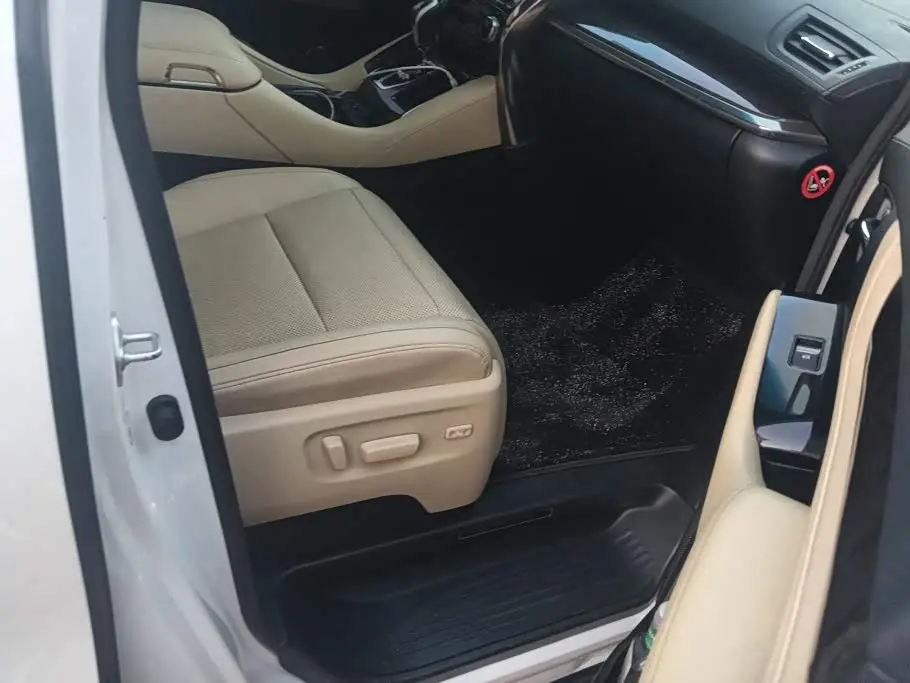 Toyota Alphard 2018 — Photo 8/16