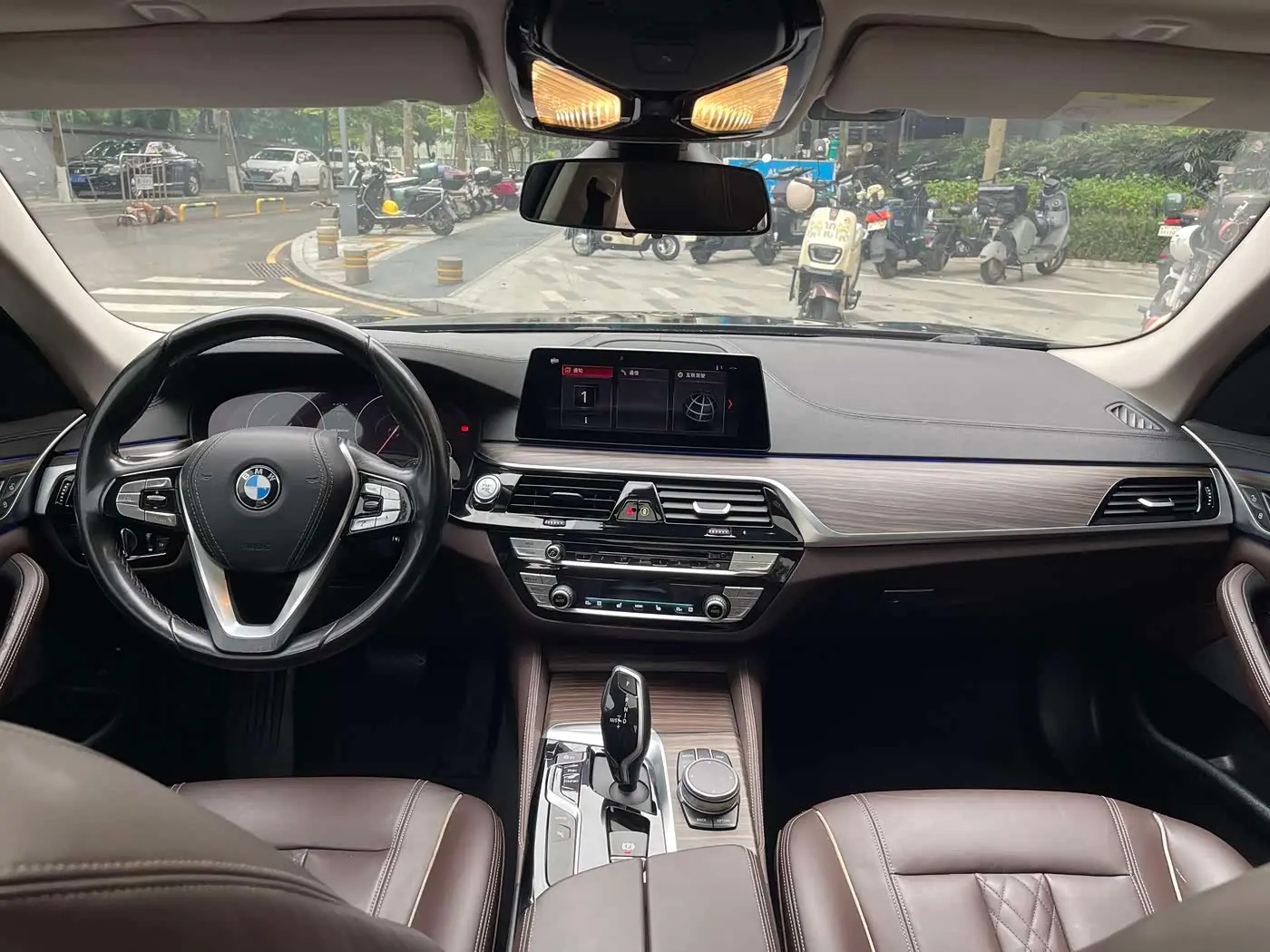 BMW 5 Series New Energy 2019 — Фото 13/17