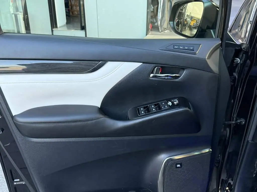 Toyota Vellfire 2020 — Photo 12/20