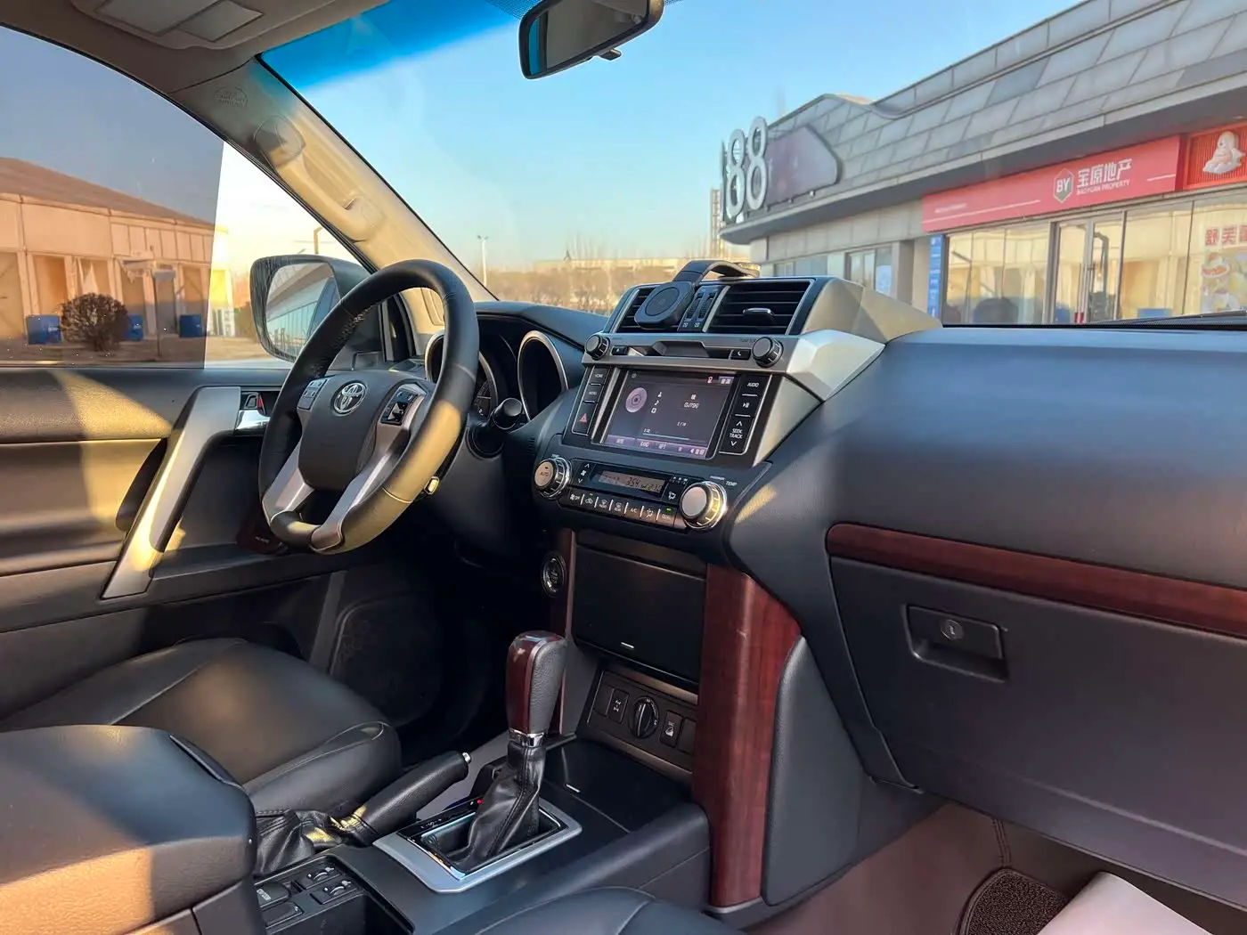 Toyota Prado 2016 — Photo 8/12
