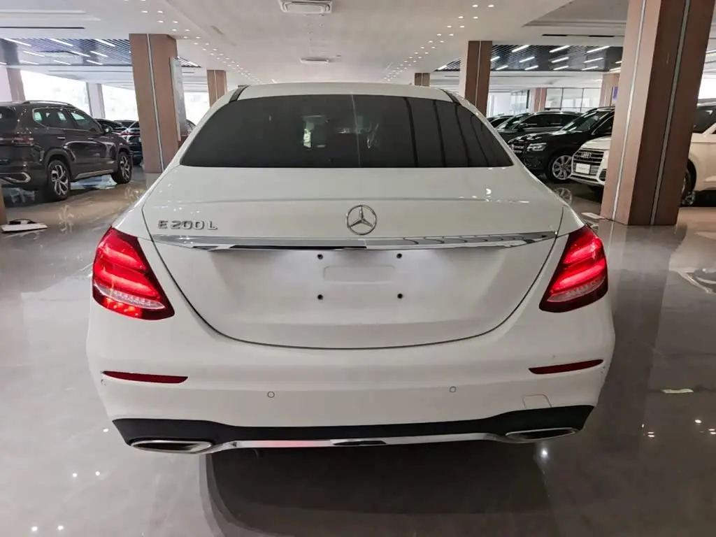 Mercedes-Benz E-Class 2018 — Фото 4/20