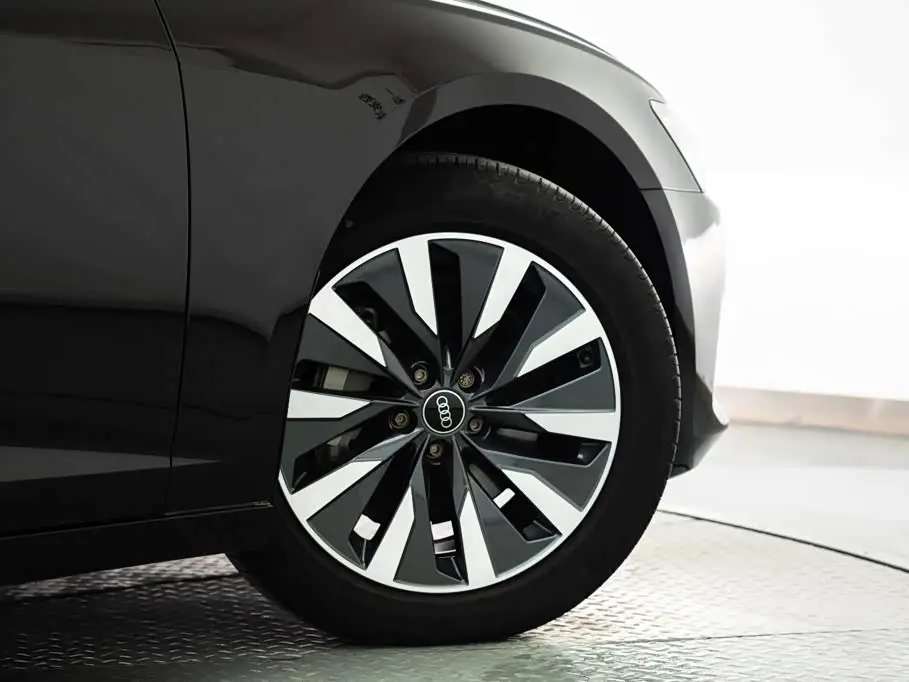 Audi A6L 2025 — Photo 6/20