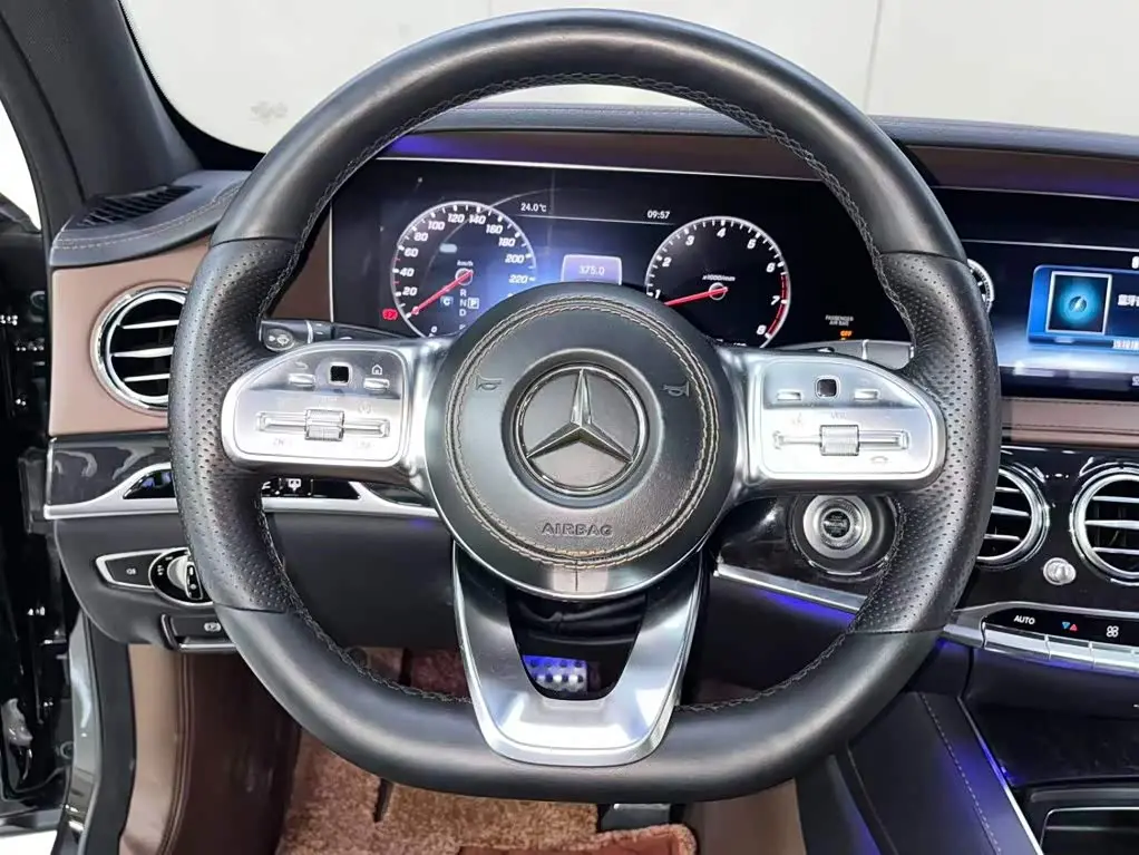 Mercedes-Benz S-Class 2017 — Photo 9/14