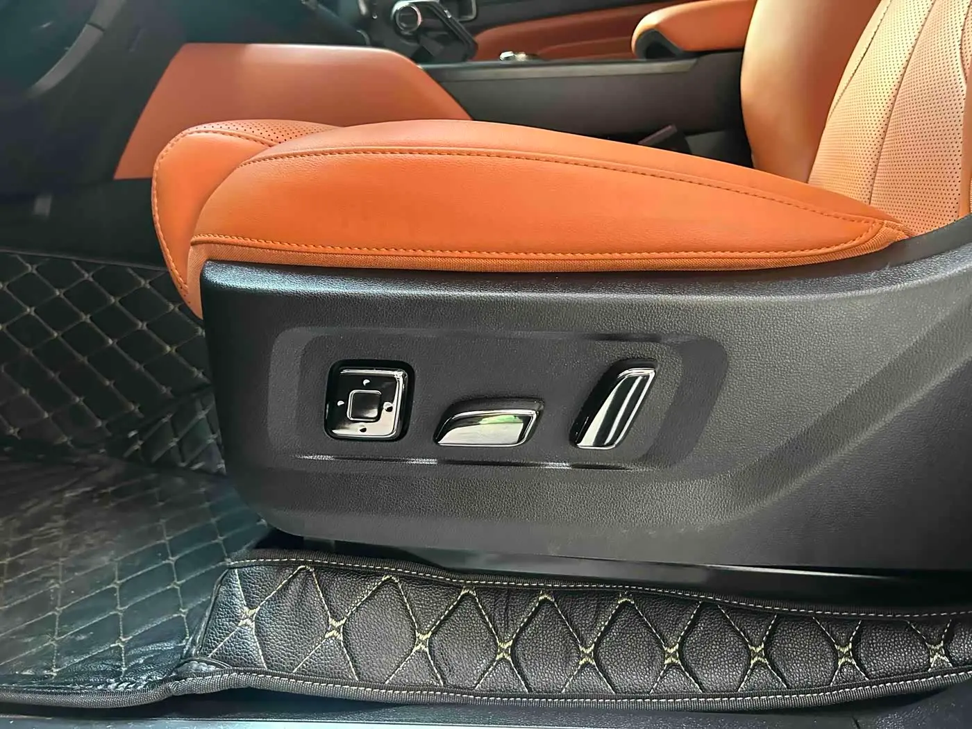 Haval H9 2025 — Photo 16/18