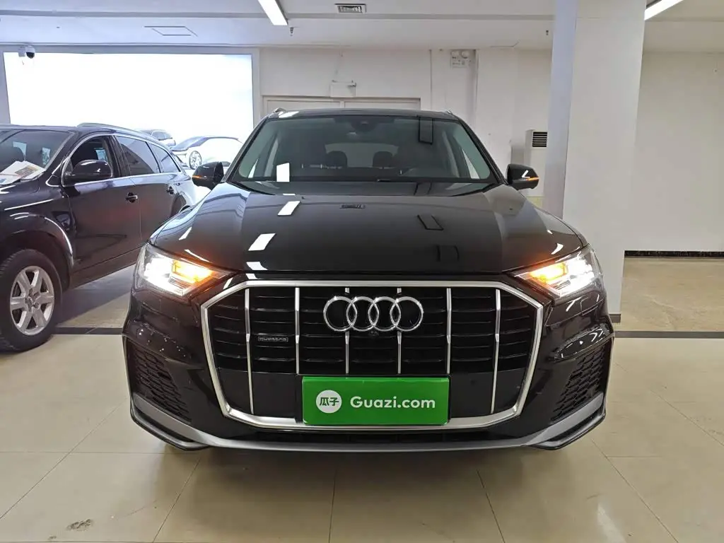 Audi Q7 2023 — Photo 3/20