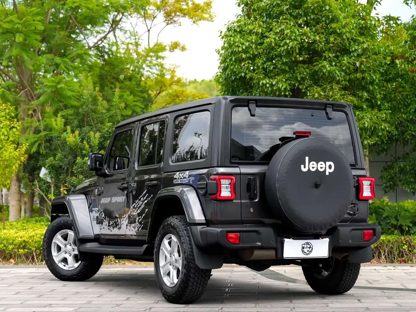 Jeep Wrangler 2018 — Фото 12/14