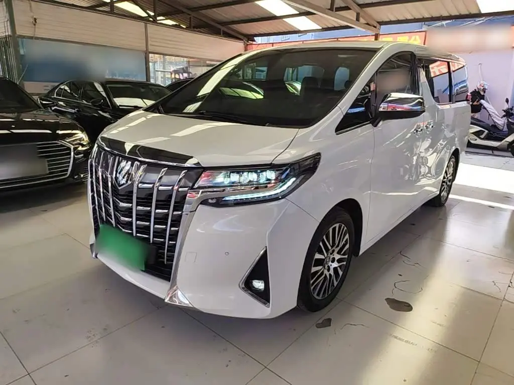 Toyota Alphard 2018 — Photo 1/20