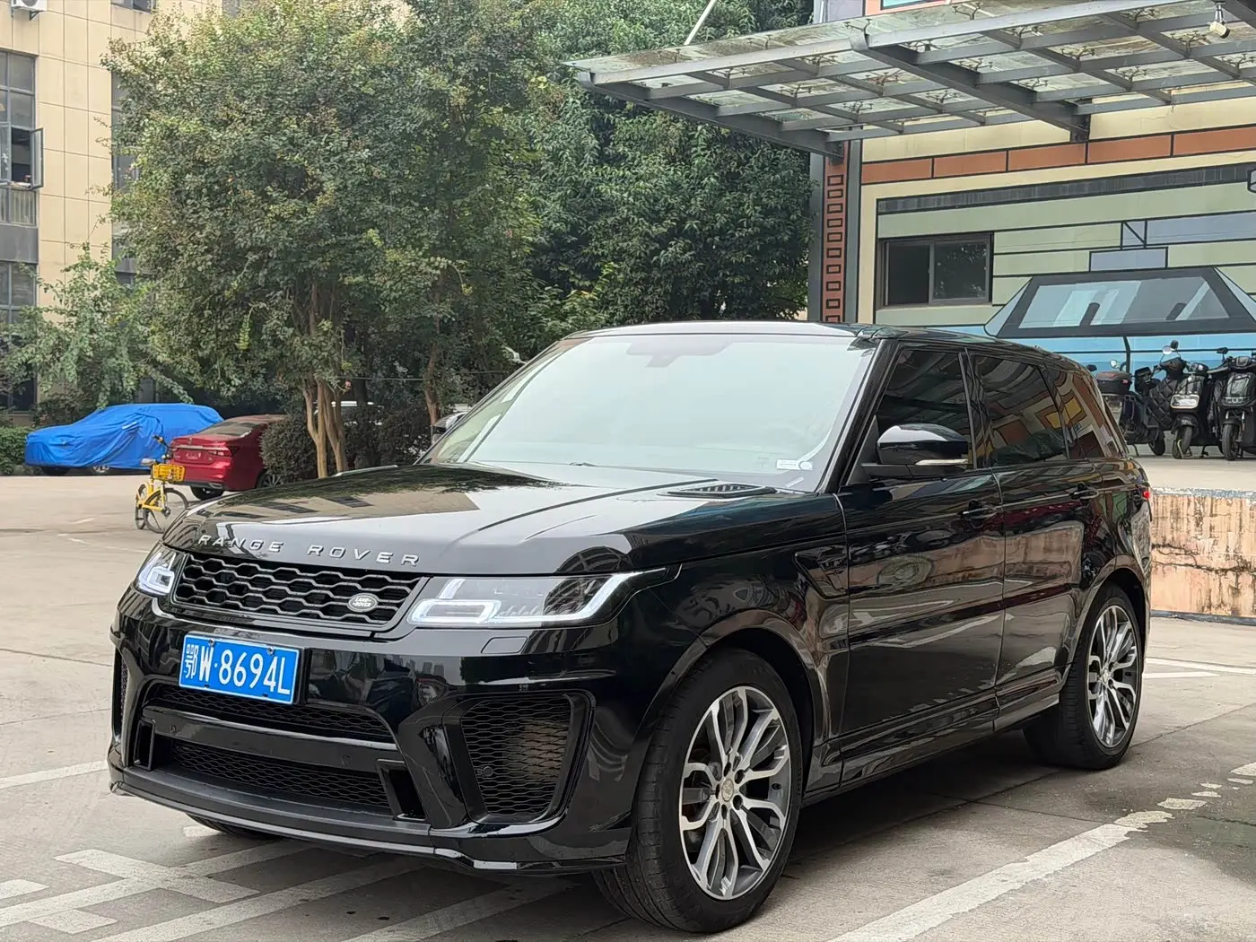 Land Rover Range Rover Sport 2016 — Photo 1/19