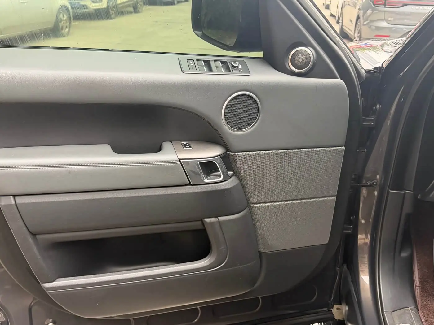Land Rover Range Rover Sport 2016 — Photo 6/19