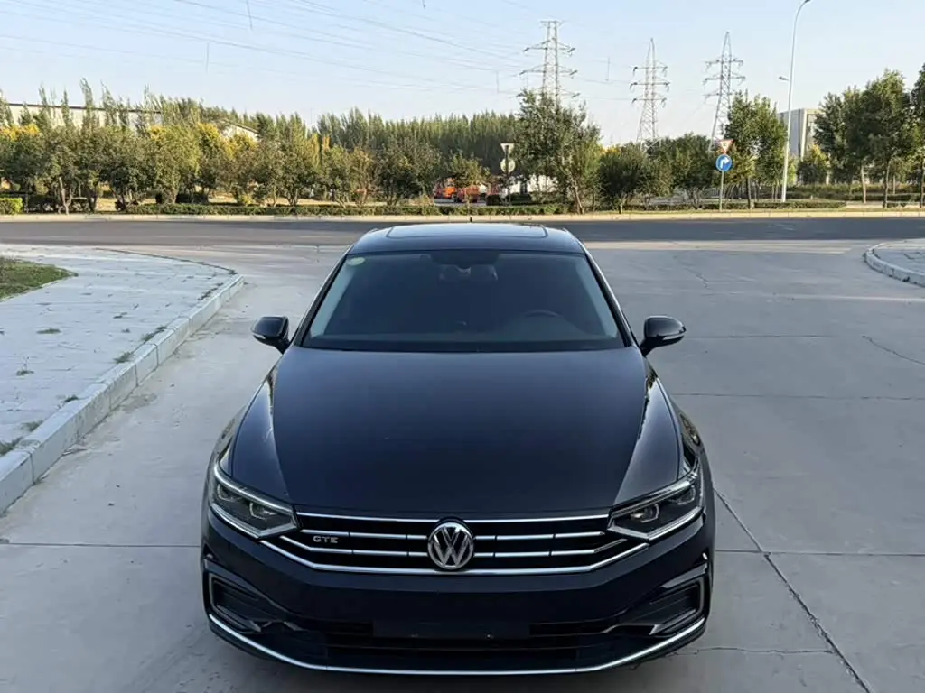 Volkswagen Magotan GTE Plug-in Hybrid 2021 — Photo 3/11