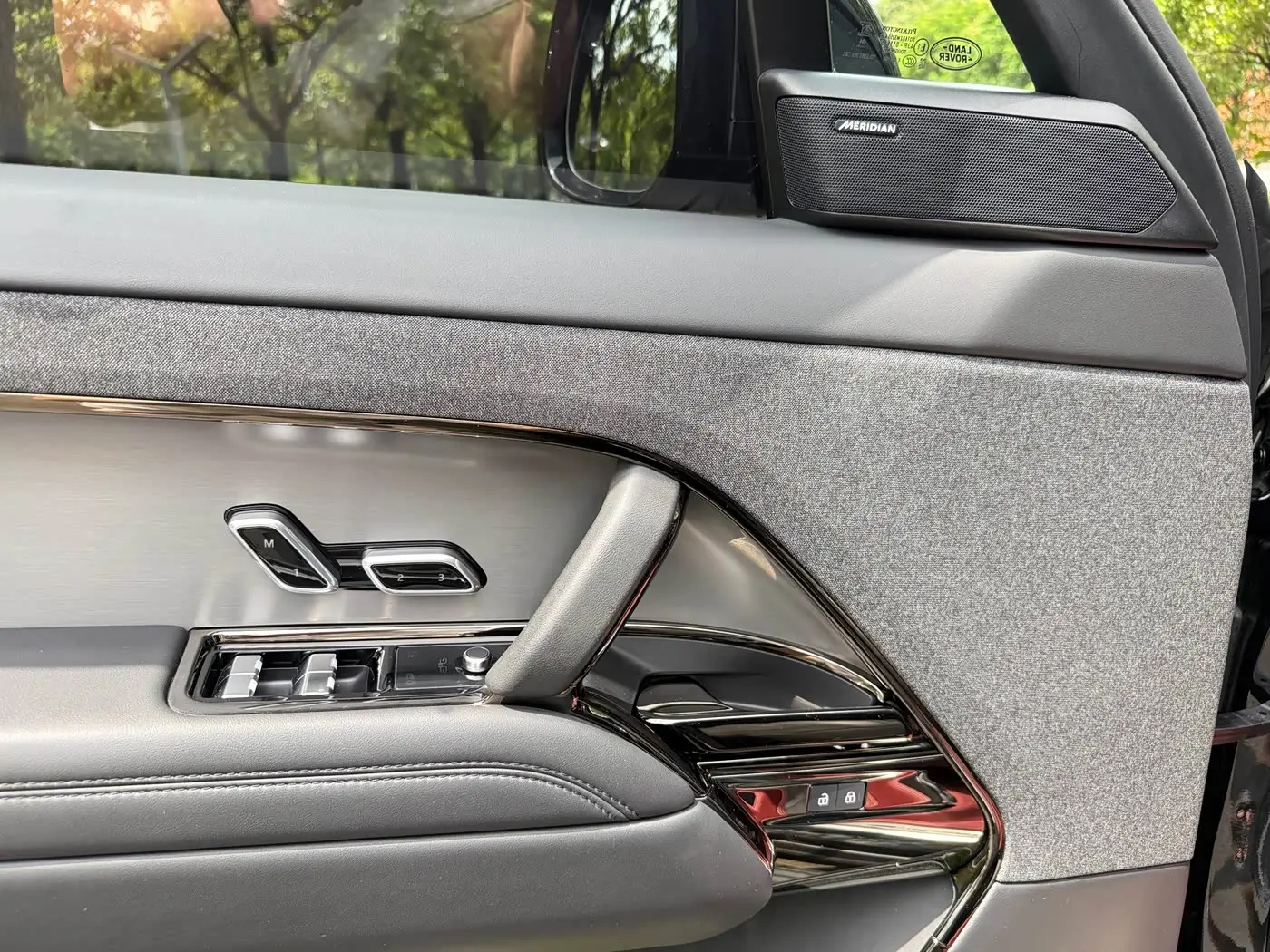 Land Rover Range Rover Sport 2025 — Photo 12/15