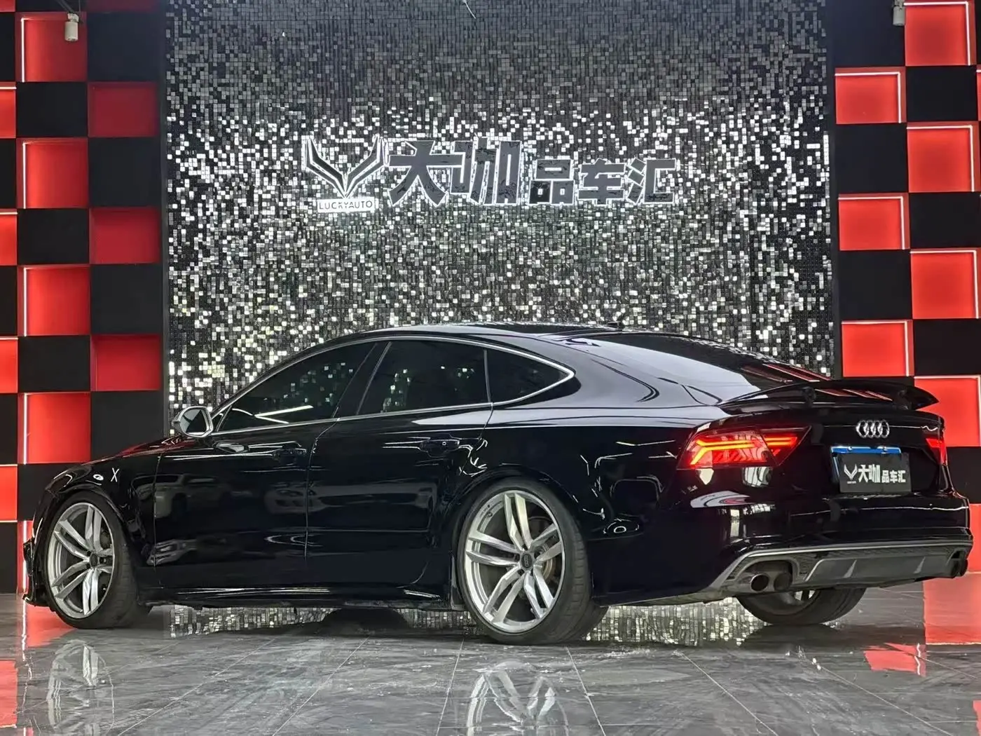 Audi A7 2013 — Фото 4/15