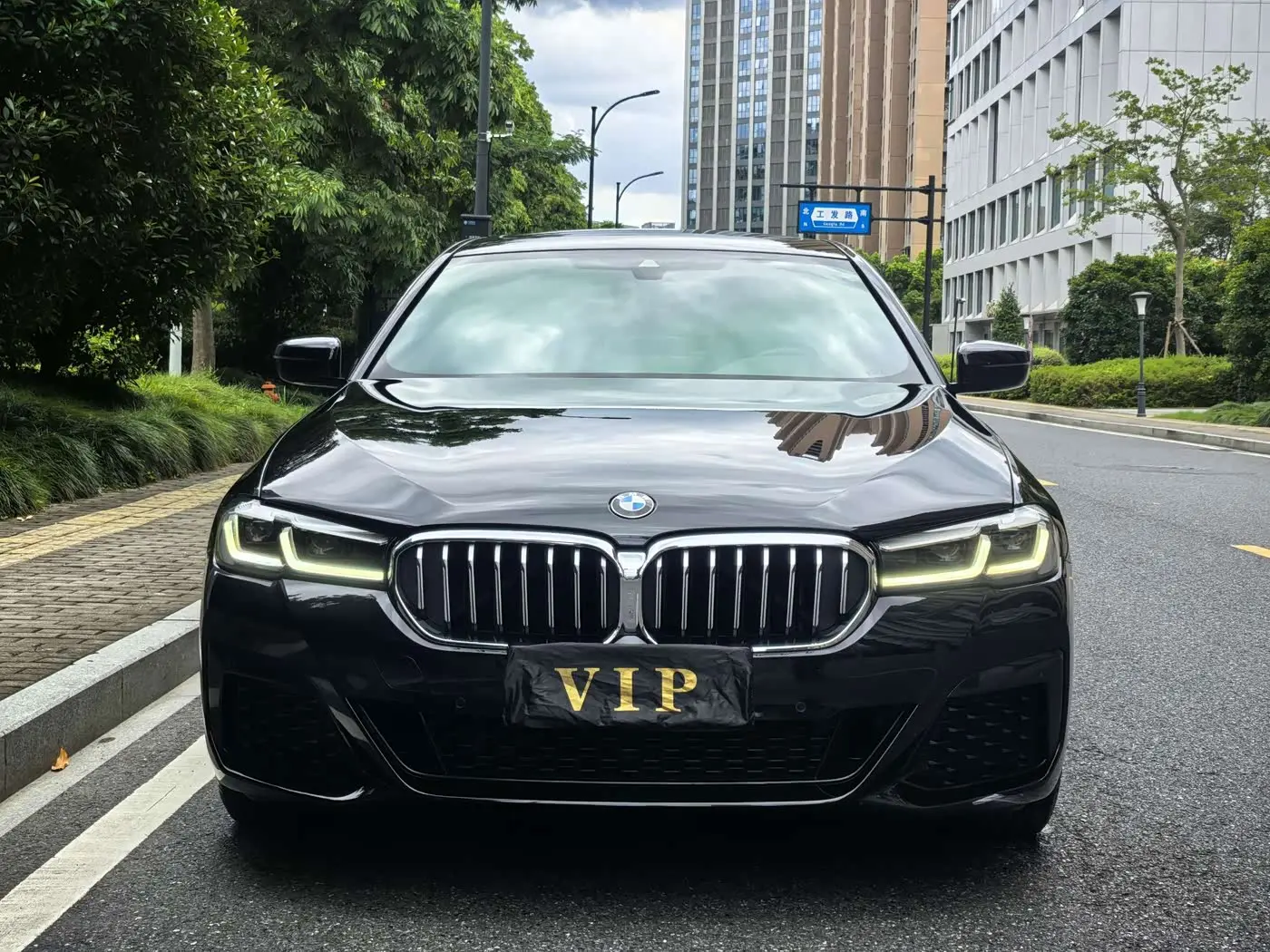 BMW 5 Series 2023 — Şəkil 2/16