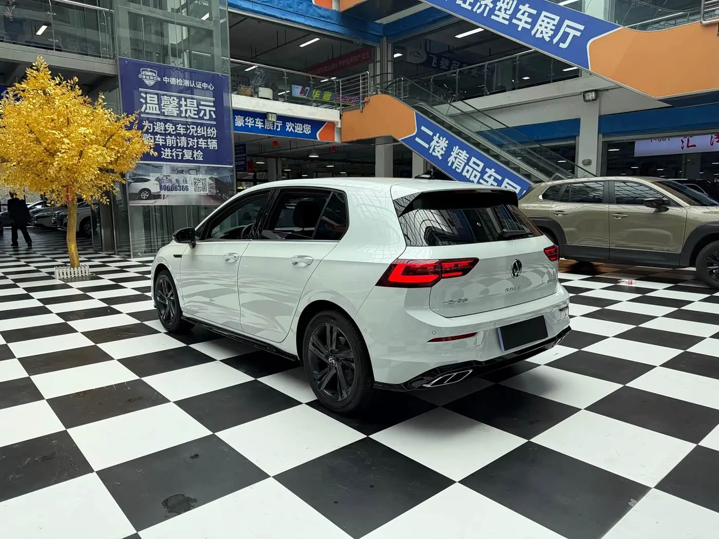 Volkswagen Golf 2022 — Photo 7/20