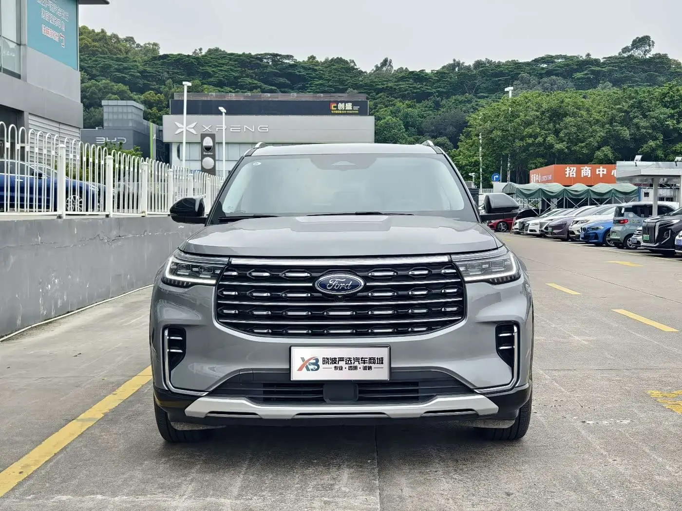 Ford Explorer 2025 — Фото 2/20