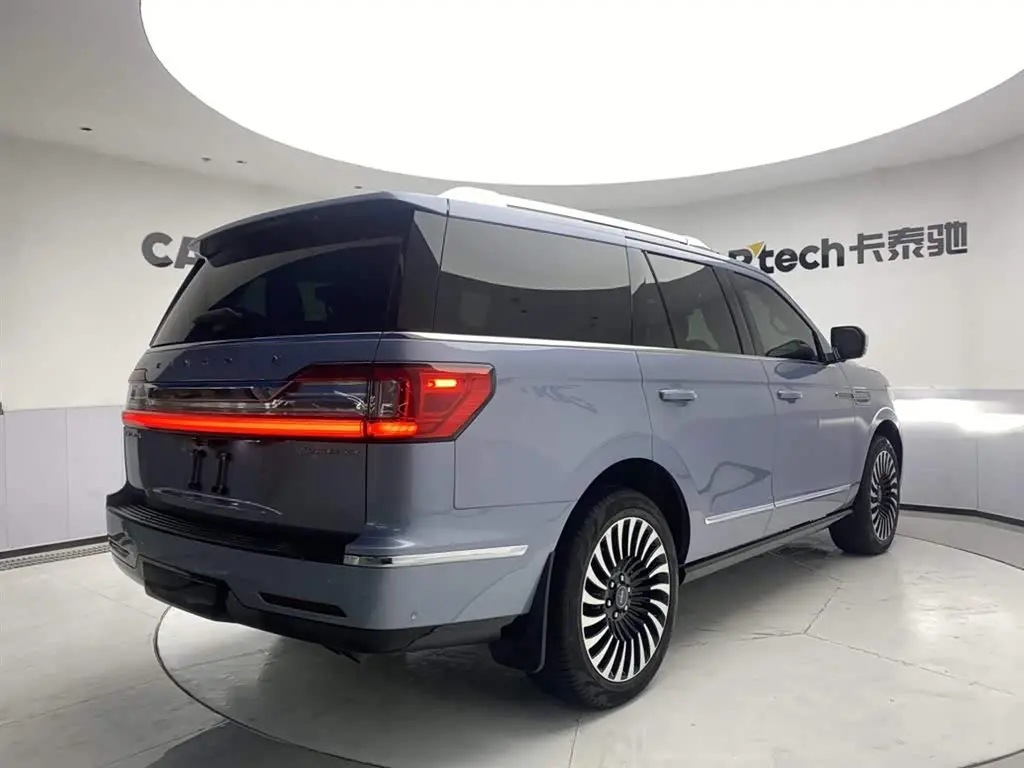 Lincoln Navigator 2023 — Фото 5/20