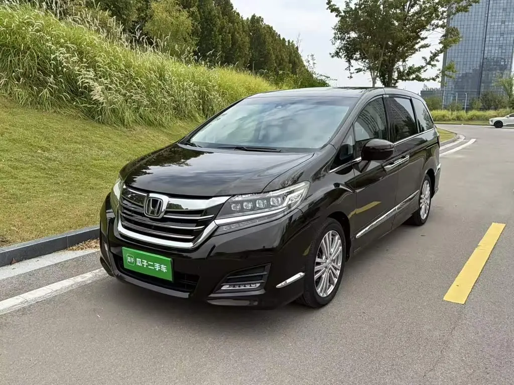 Honda Elysion 2017 — Photo 1/19