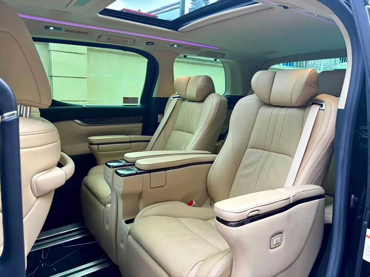 Toyota Vellfire 2021 — Photo 12/18
