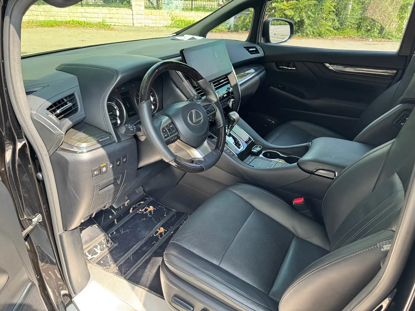 Lexus LM 2020 — Фото 13/20