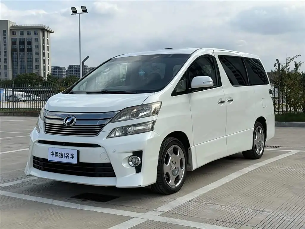 Toyota Alphard, 2015