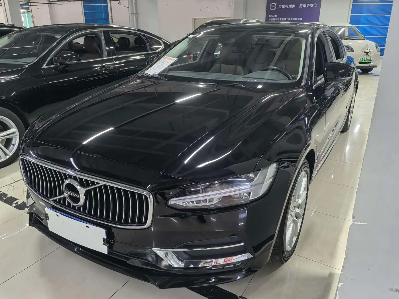 Volvo S90 2020 — Фото 1/9
