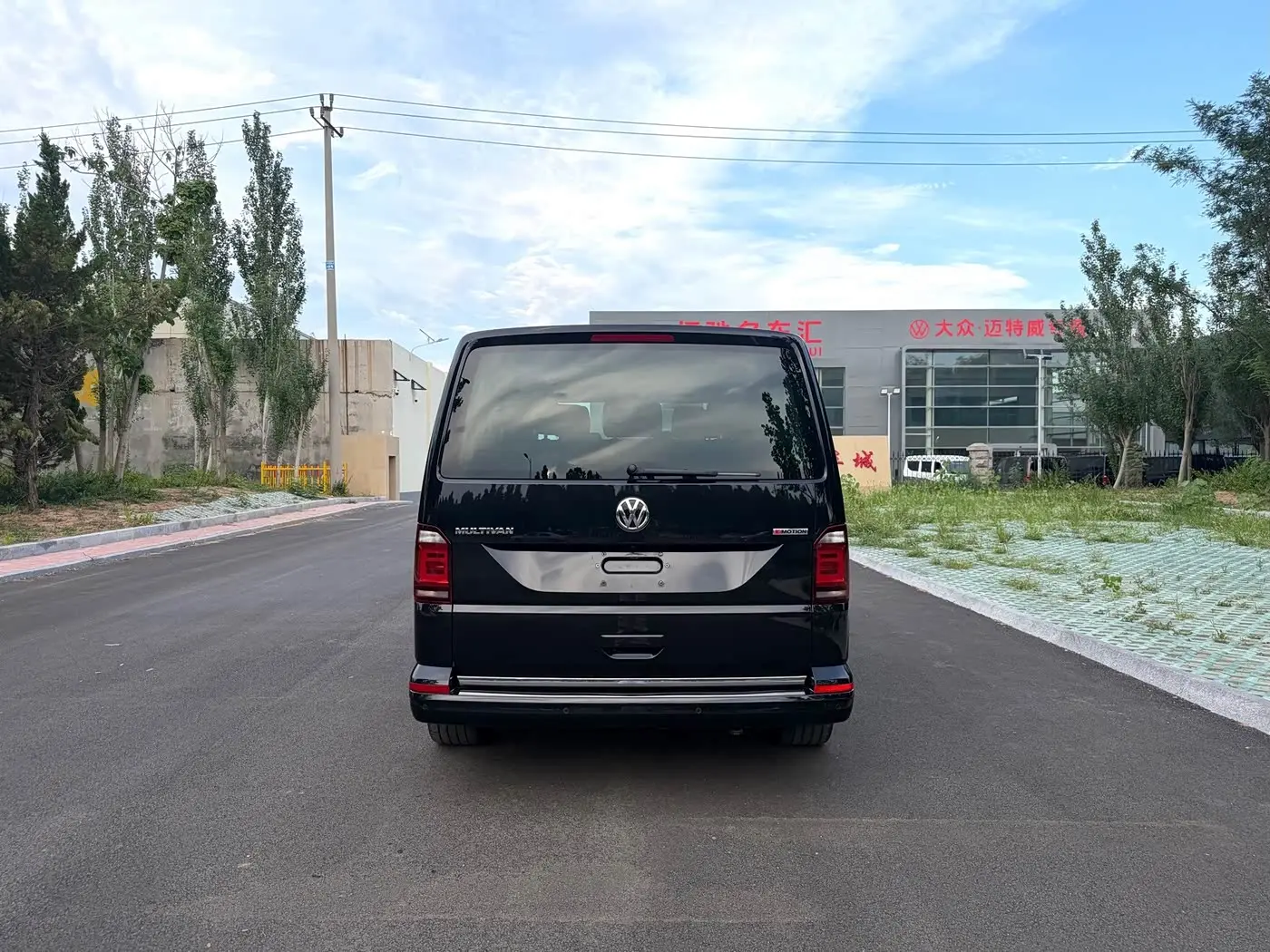 Volkswagen Multivan 2019 — Фото 6/20
