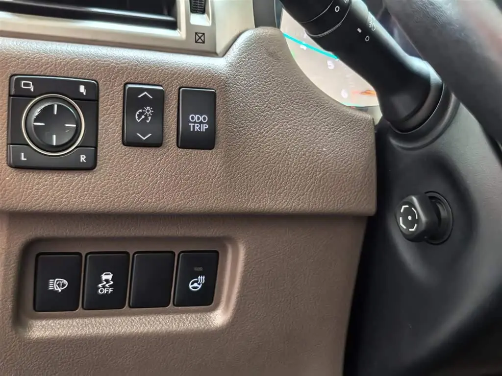 Lexus GX 2012 — Photo 8/9
