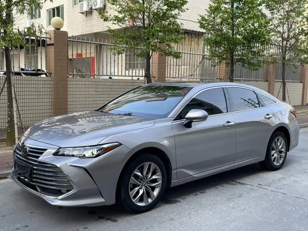 Toyota Avalon 2022 — ფოტო 1/17