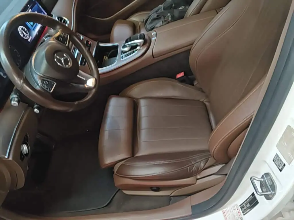 Mercedes-Benz E-Class 2018 — Фото 15/20