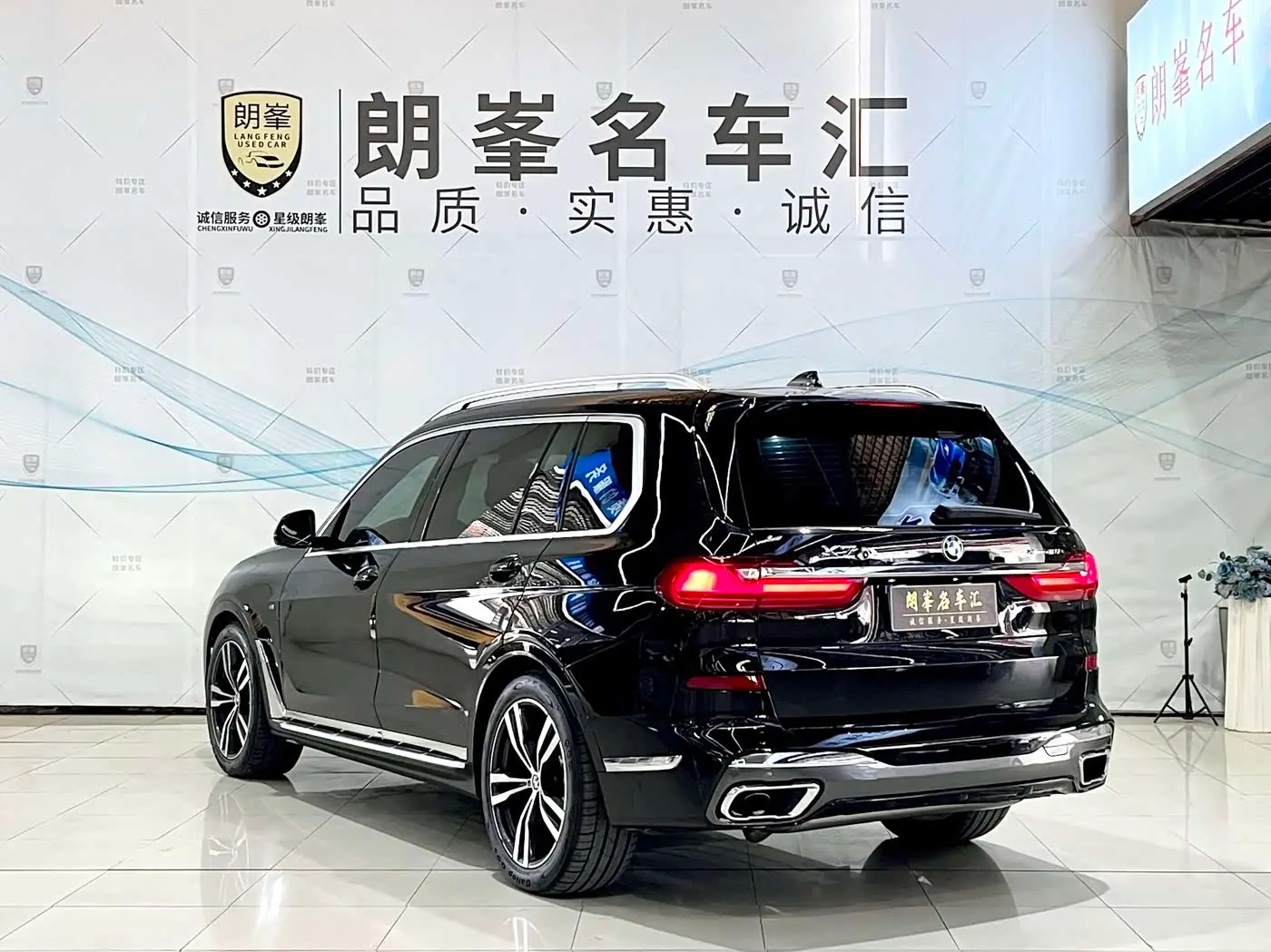 BMW X7 2021 — Фото 6/17