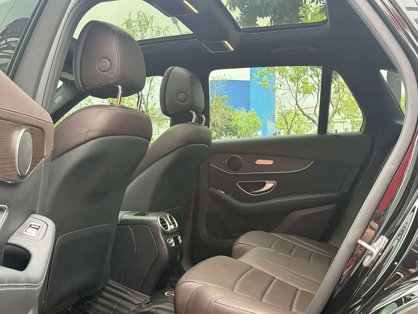Mercedes-Benz GLC 2022 — Photo 4/9