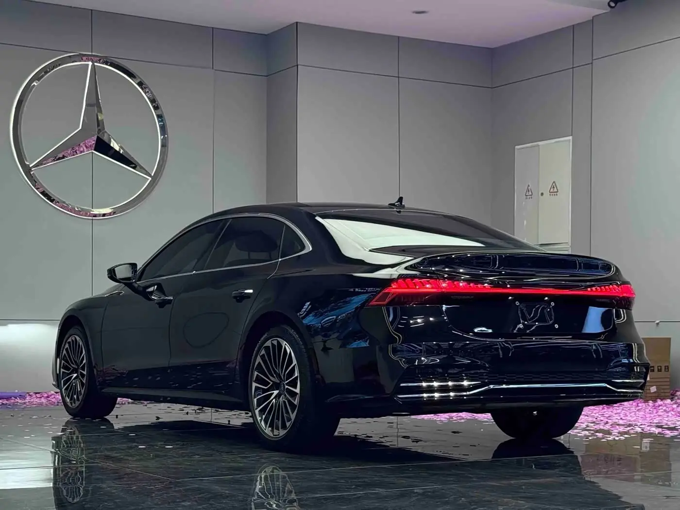 Audi A7L 2024 — Şəkil 9/9