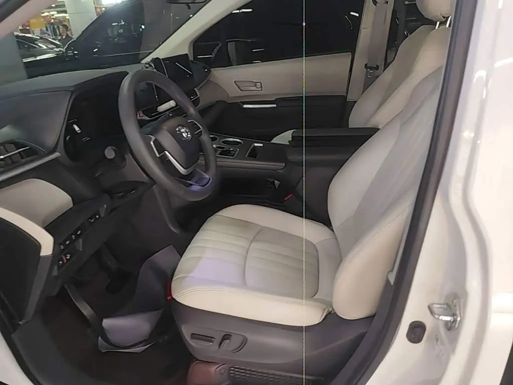 Toyota Sienna 2025 — Şəkil 14/19