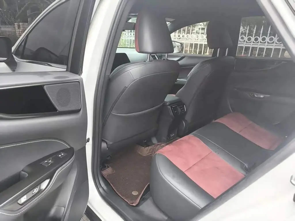 Lexus NX 2022 — Photo 6/9