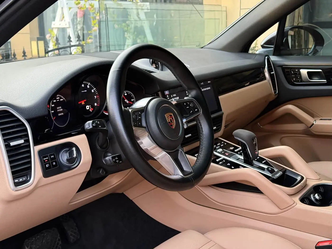 Porsche Cayenne 2018 — Photo 8/11
