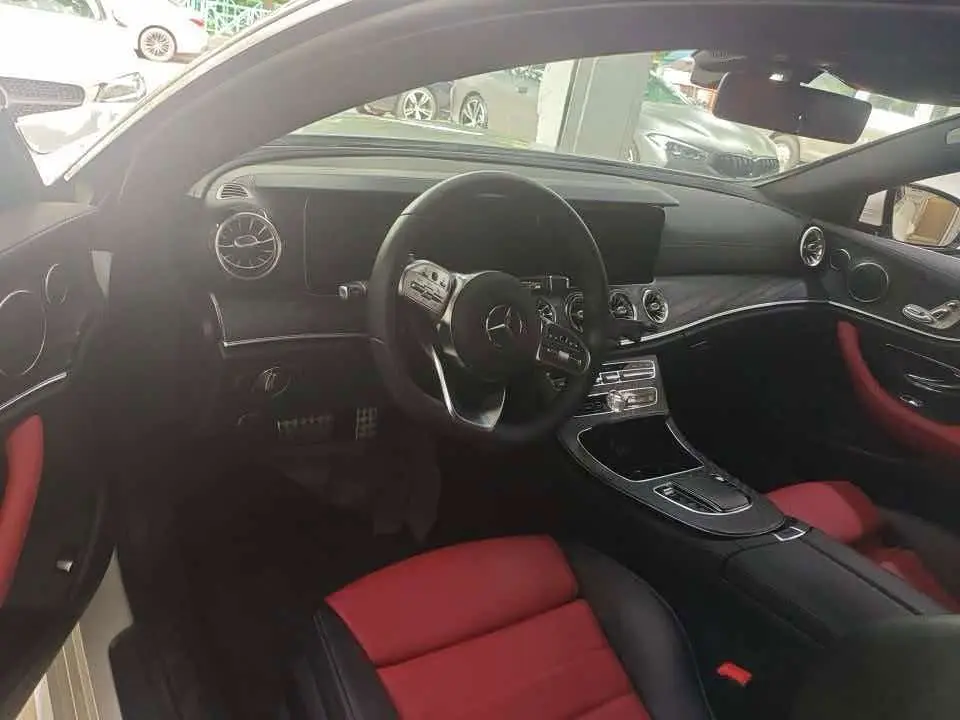 Mercedes-Benz E-Class 2019 — Photo 4/9