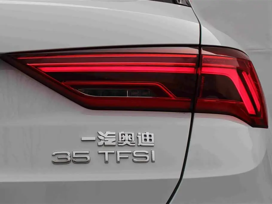 Audi Q3 2021 — Фото 14/17