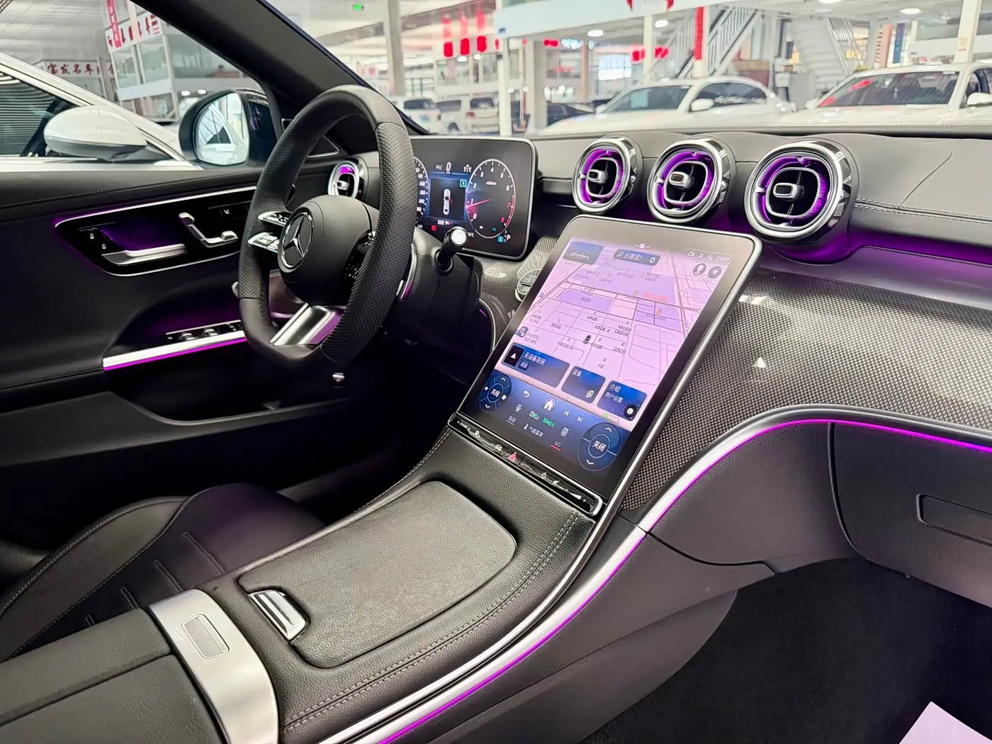 Mercedes-Benz C-Class 2024 — Фото 8/9