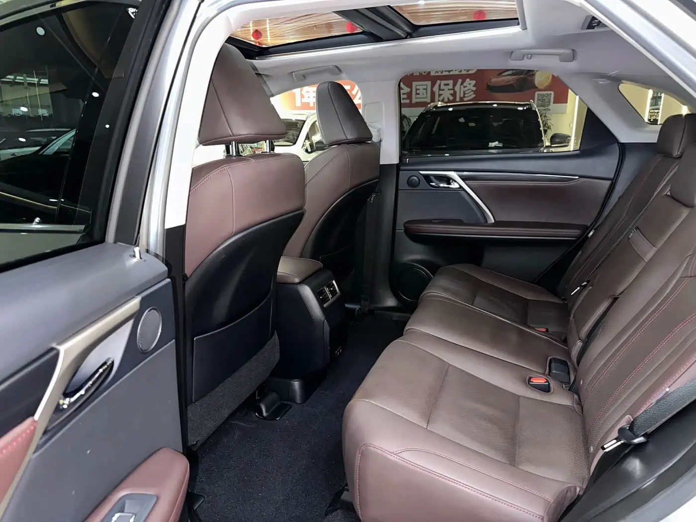 Lexus RX 2021 — Фото 14/18
