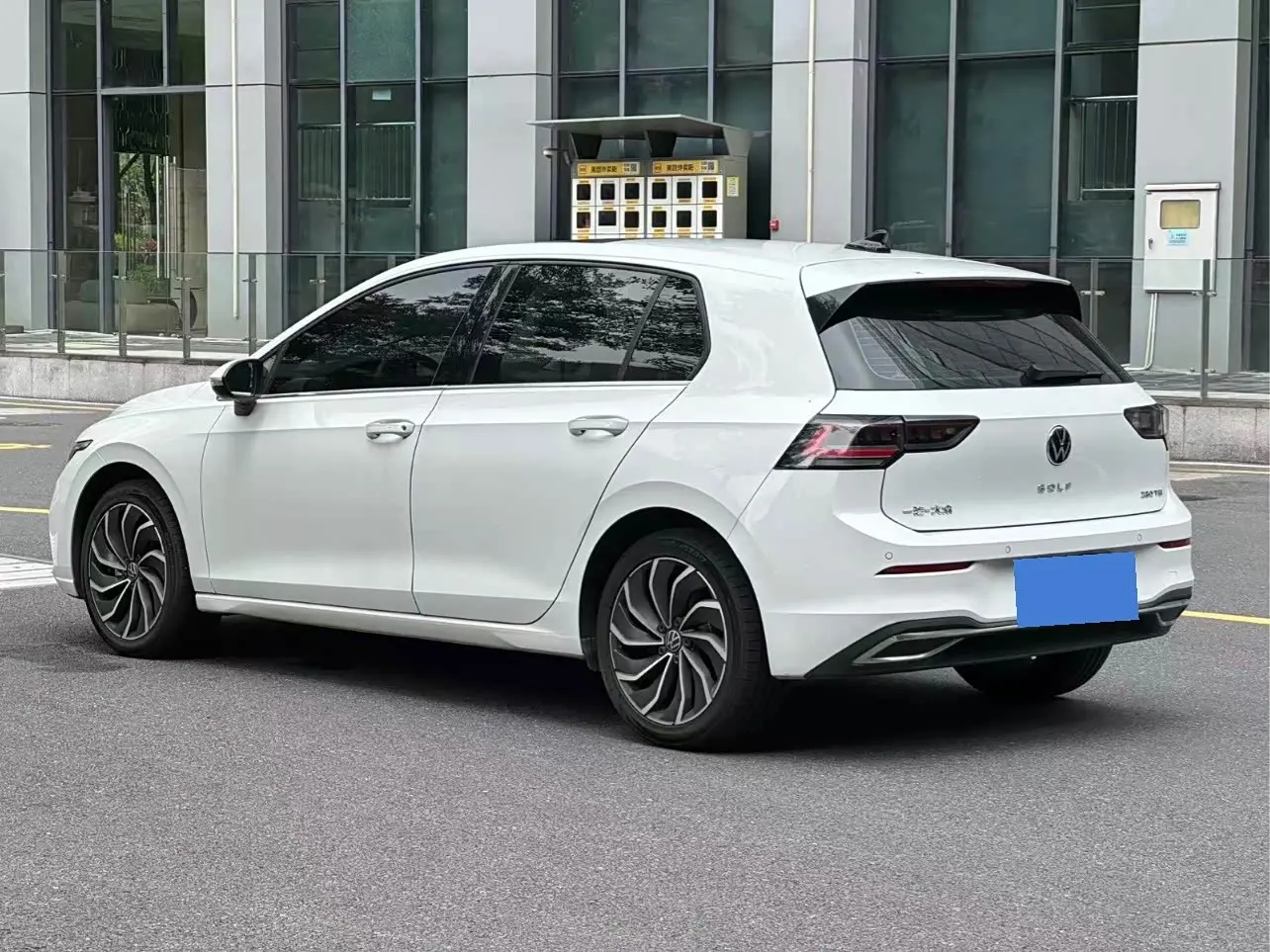Volkswagen Golf 2021 — Photo 4/8