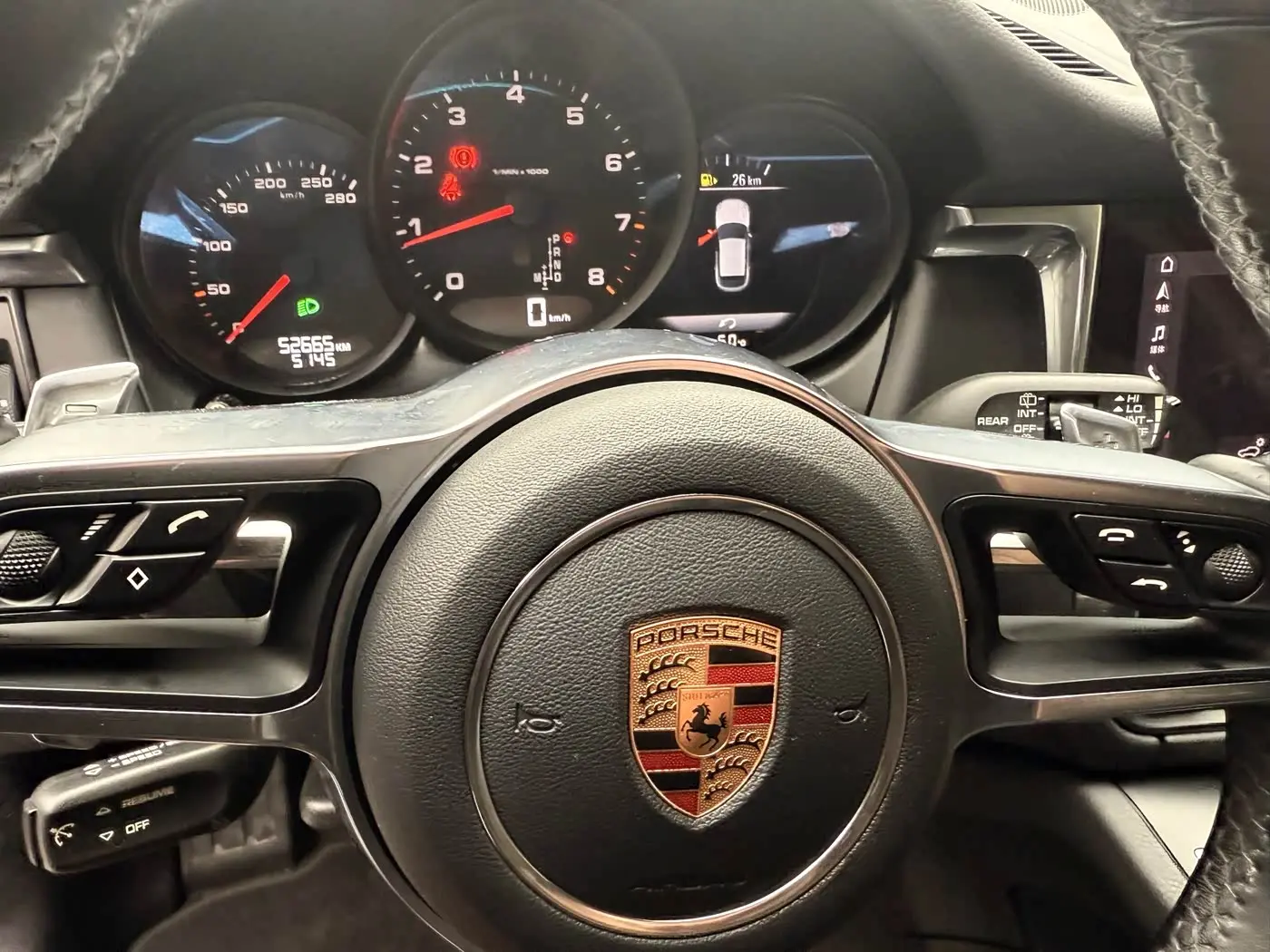 Porsche Macan 2019 — Photo 7/13