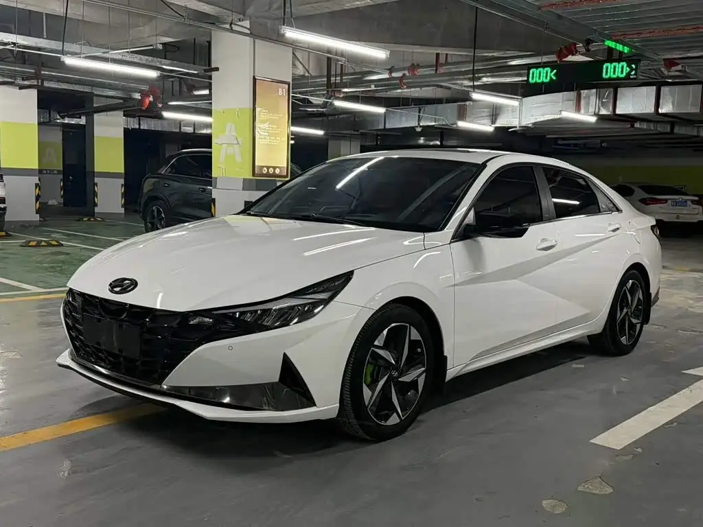 Hyundai Elantra, 2023