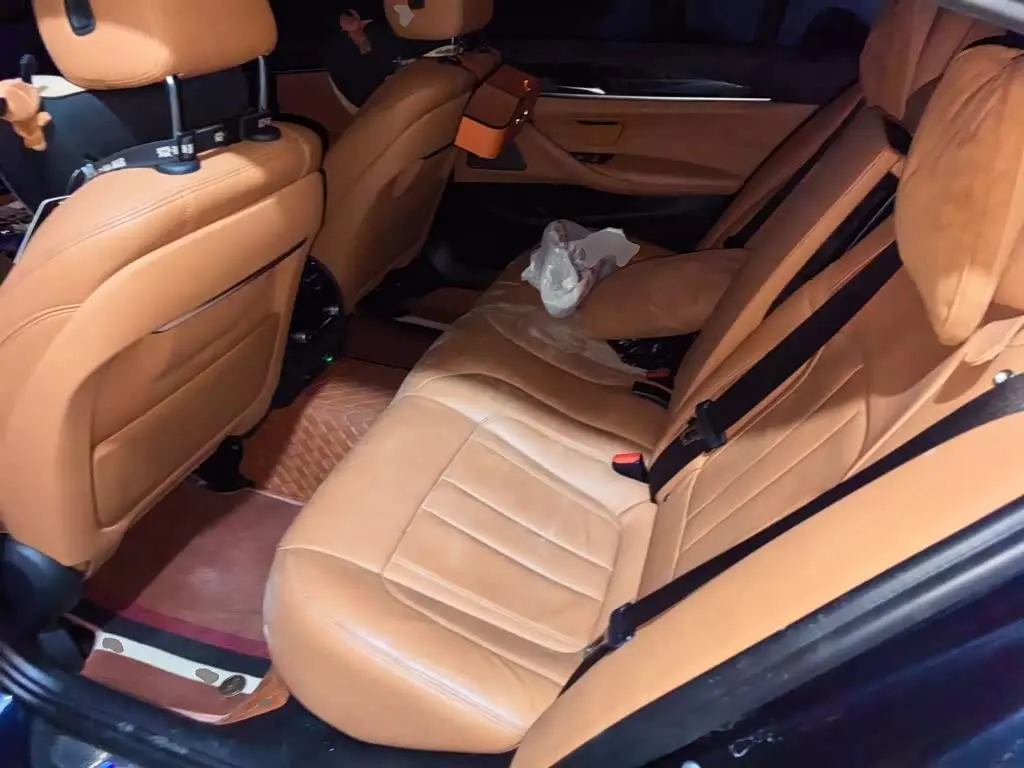 BMW 5 Series 2019 — Photo 13/20