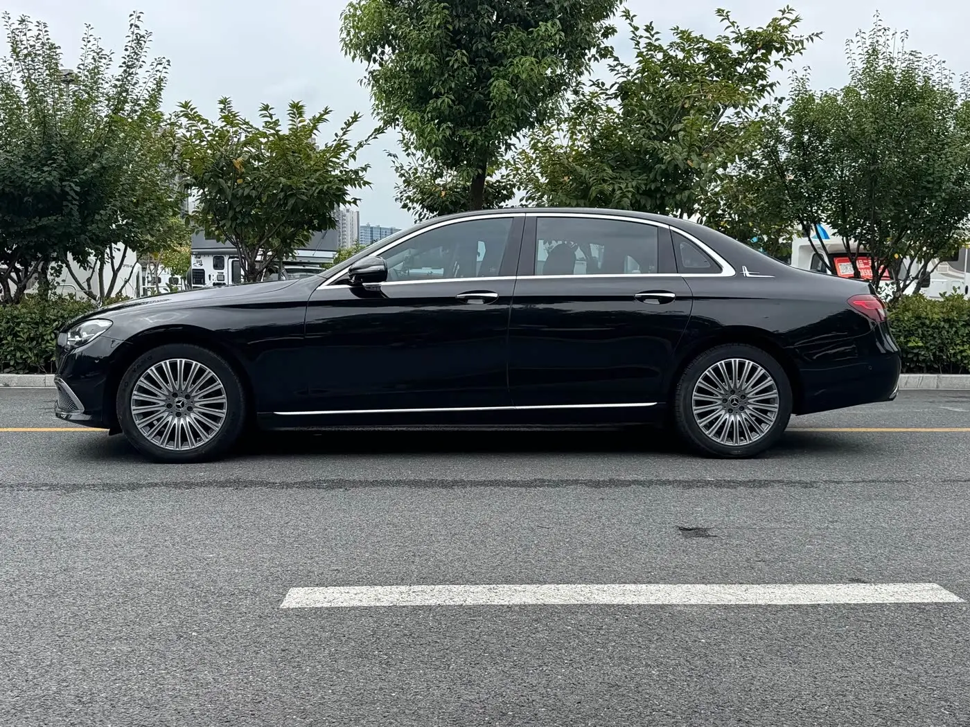 Mercedes-Benz E-Class 2021 — Photo 7/20