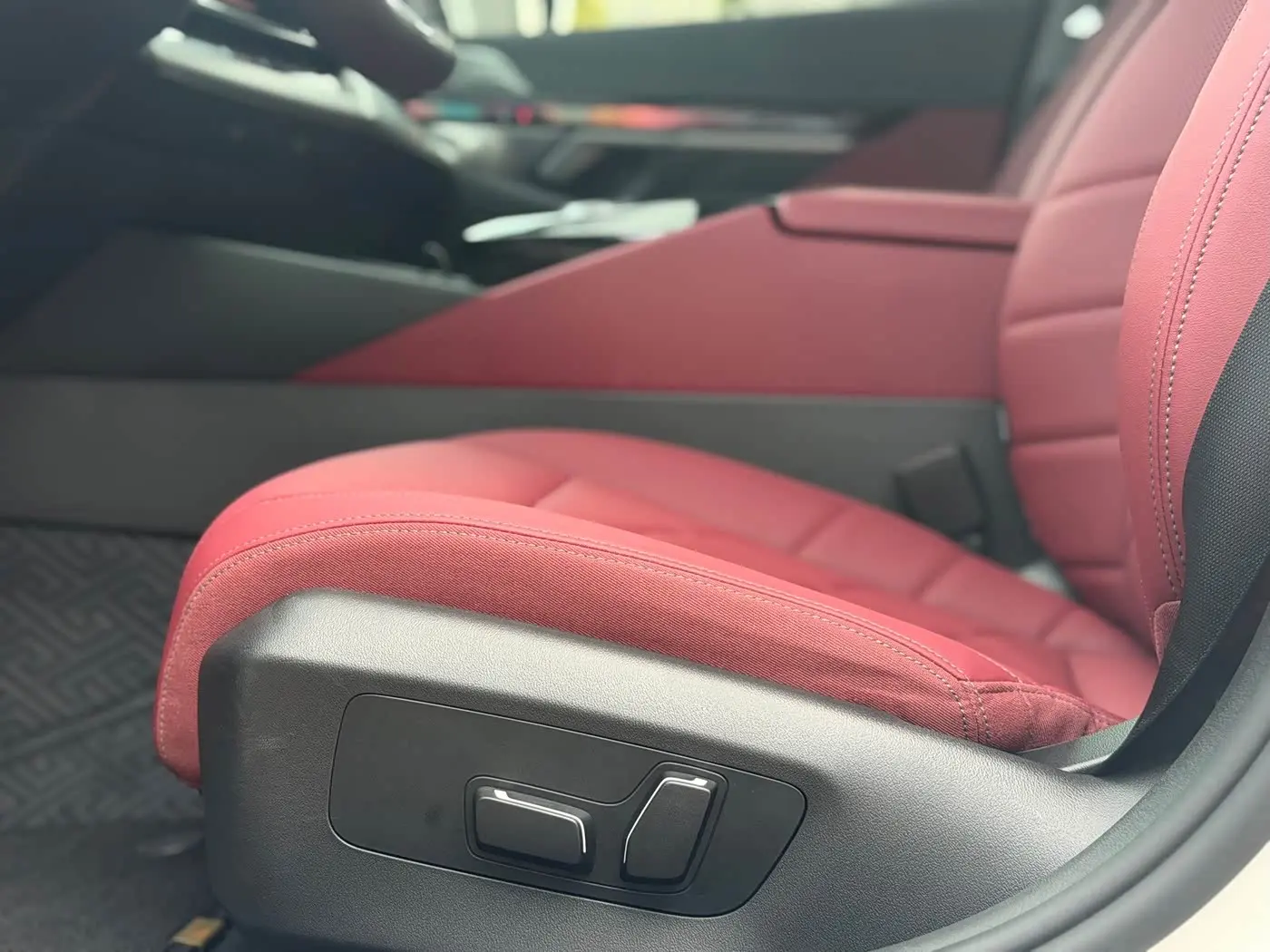 BMW 5 Series 2025 — Photo 5/17