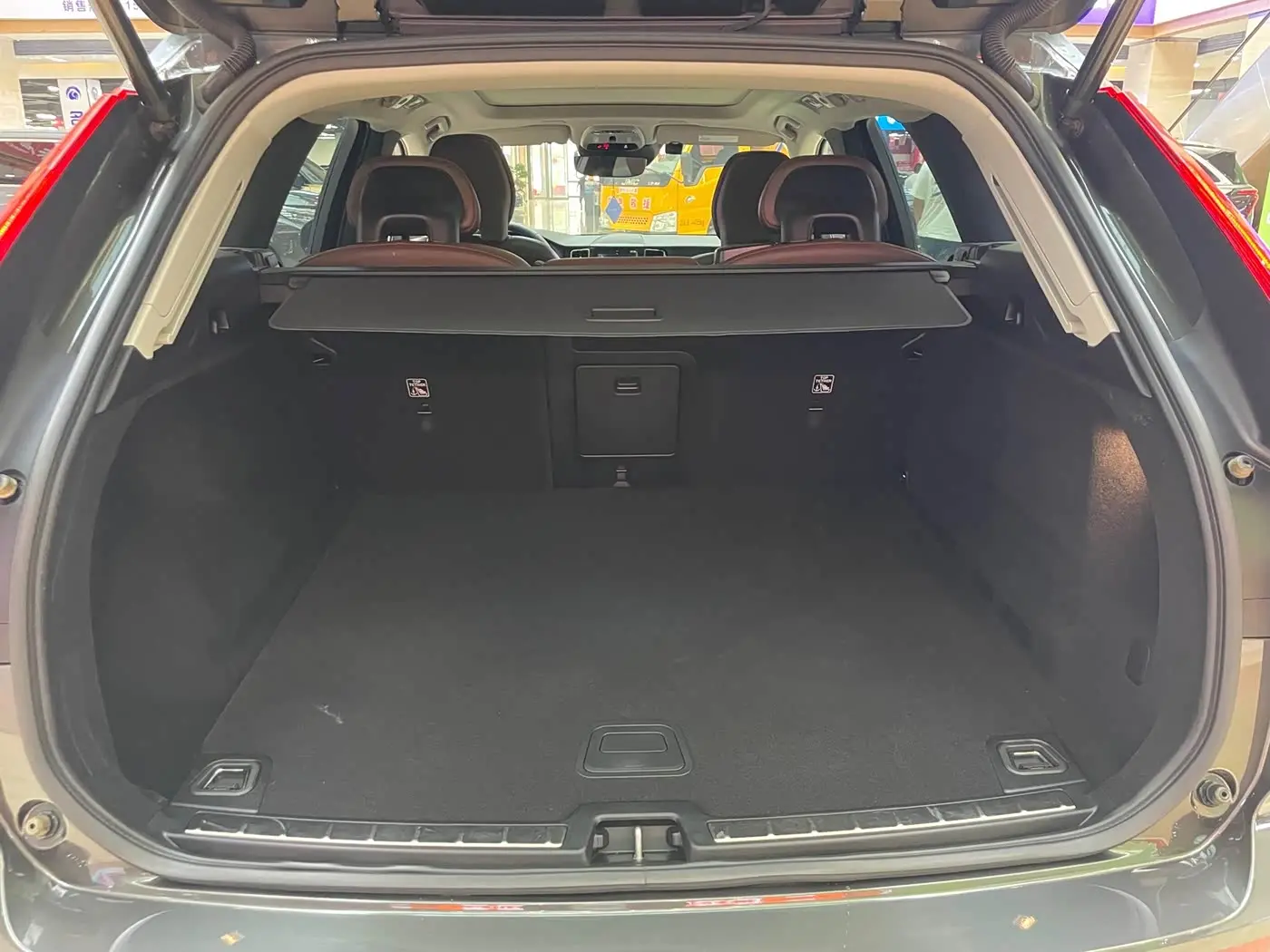 Volvo XC60 2018 — Фото 14/17