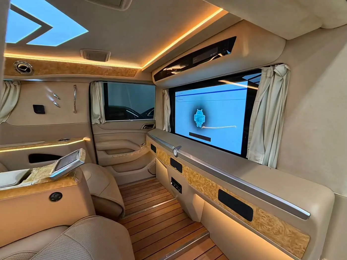 Daolangge GMC Yukon 2018 — Photo 15/16