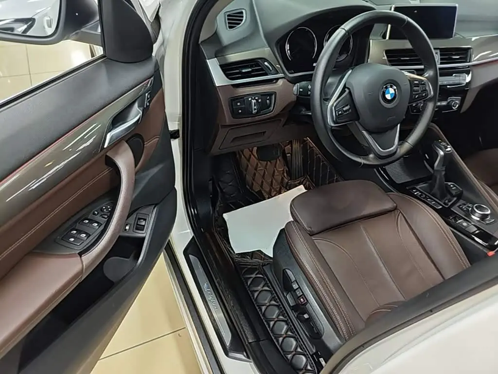 BMW X1 New Energy 2019 — Şəkil 16/20